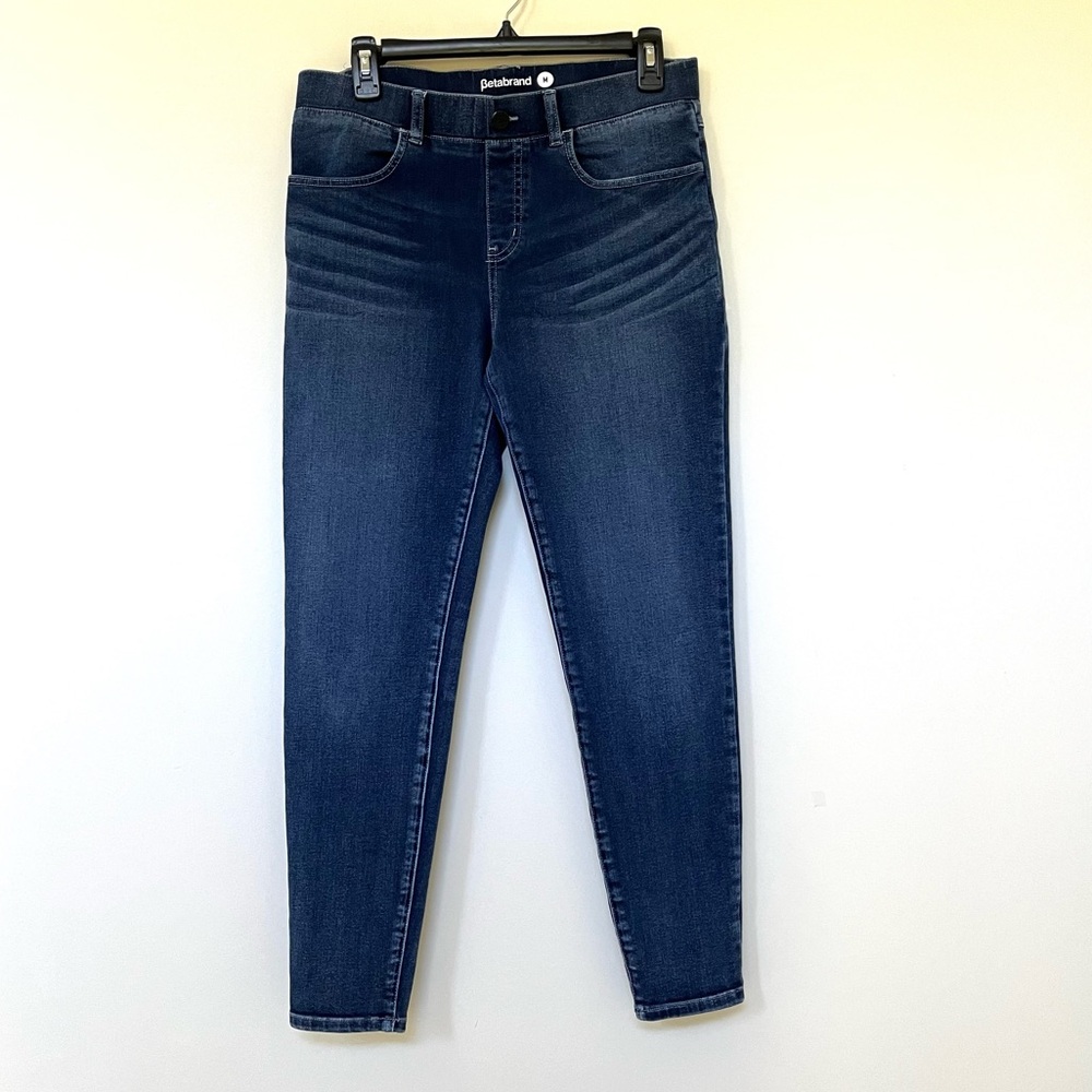 Betabrand  Stretchy Four Pocket Pullon Lightly Distressed Jeans - Size: Medium